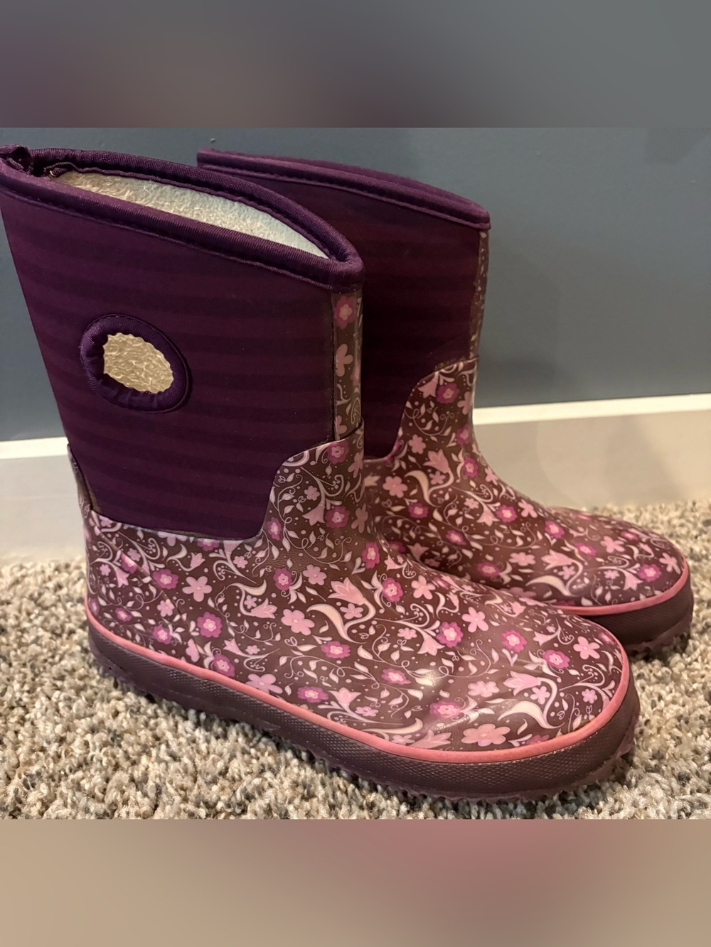 BOGS Style Girls Rubber Boots Size 4/5 Purple Floral Shoes